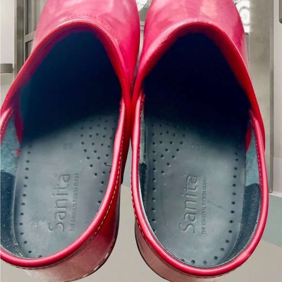 Sanita Raspberry Pink Patent Women's Clogs Size 39. - Picture 4 of 9